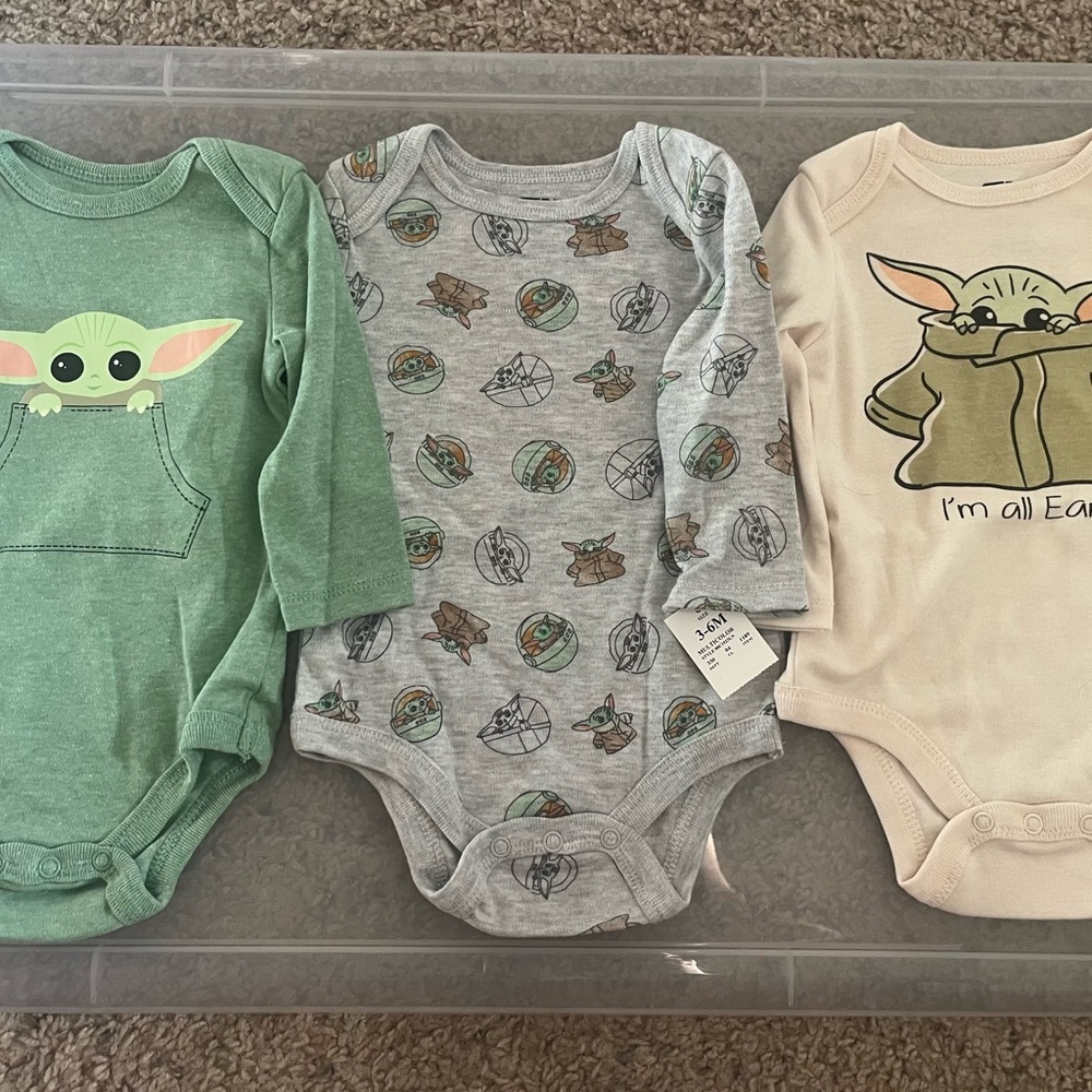 NWT Star Wars Green and Gray Onesie with Baby Yoda Design 3-6mo